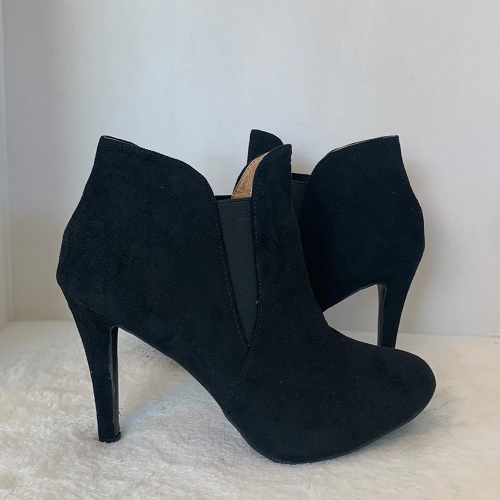 Bella Marie Kendall Women’s booties Sz 10